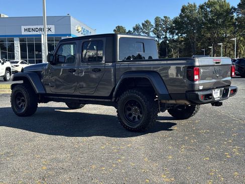 Used 2022 Jeep Gladiator Sport image 8