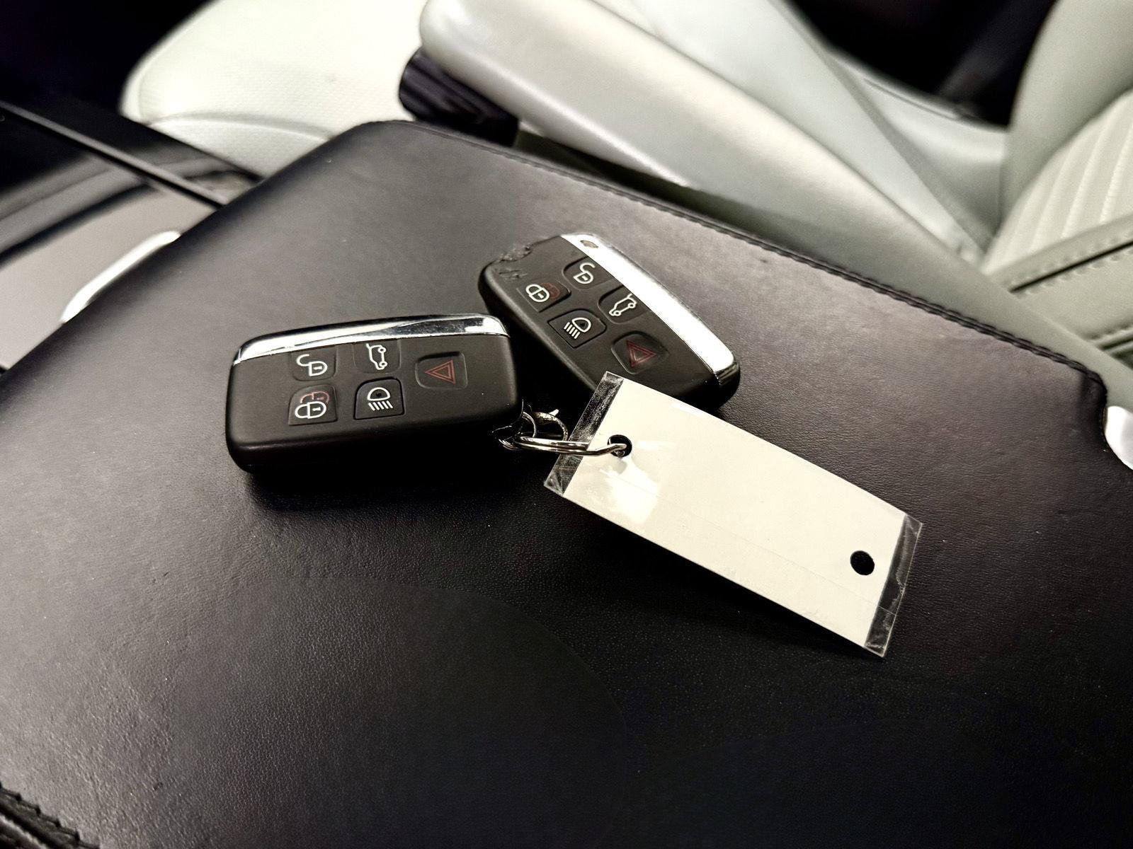 Used 2017 Land Rover Discovery HSE Luxury AWD/4WD image 28