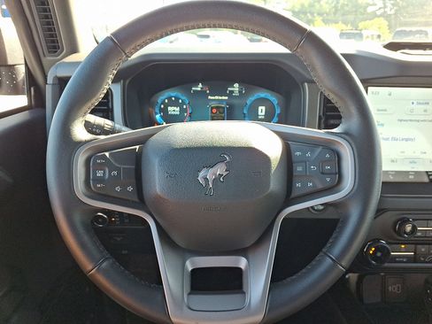 Used 2026 Ford Bronco Badlands w/ Sasquatch Package AWD/4WD image 17