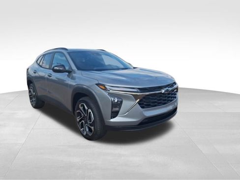 New 2026 Chevrolet Trax RS w/ Driver Confidence Package image 3