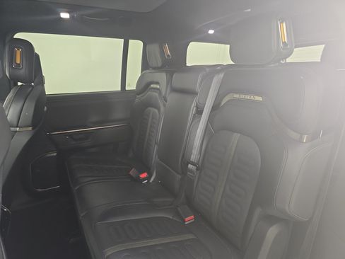 Used 2025 Rivian R1S Adventure AWD/4WD image 21