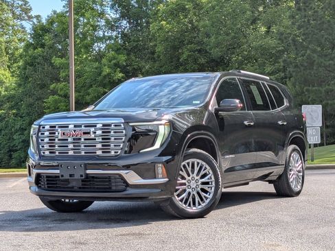 Used 2024 GMC Acadia Denali FWD image 4