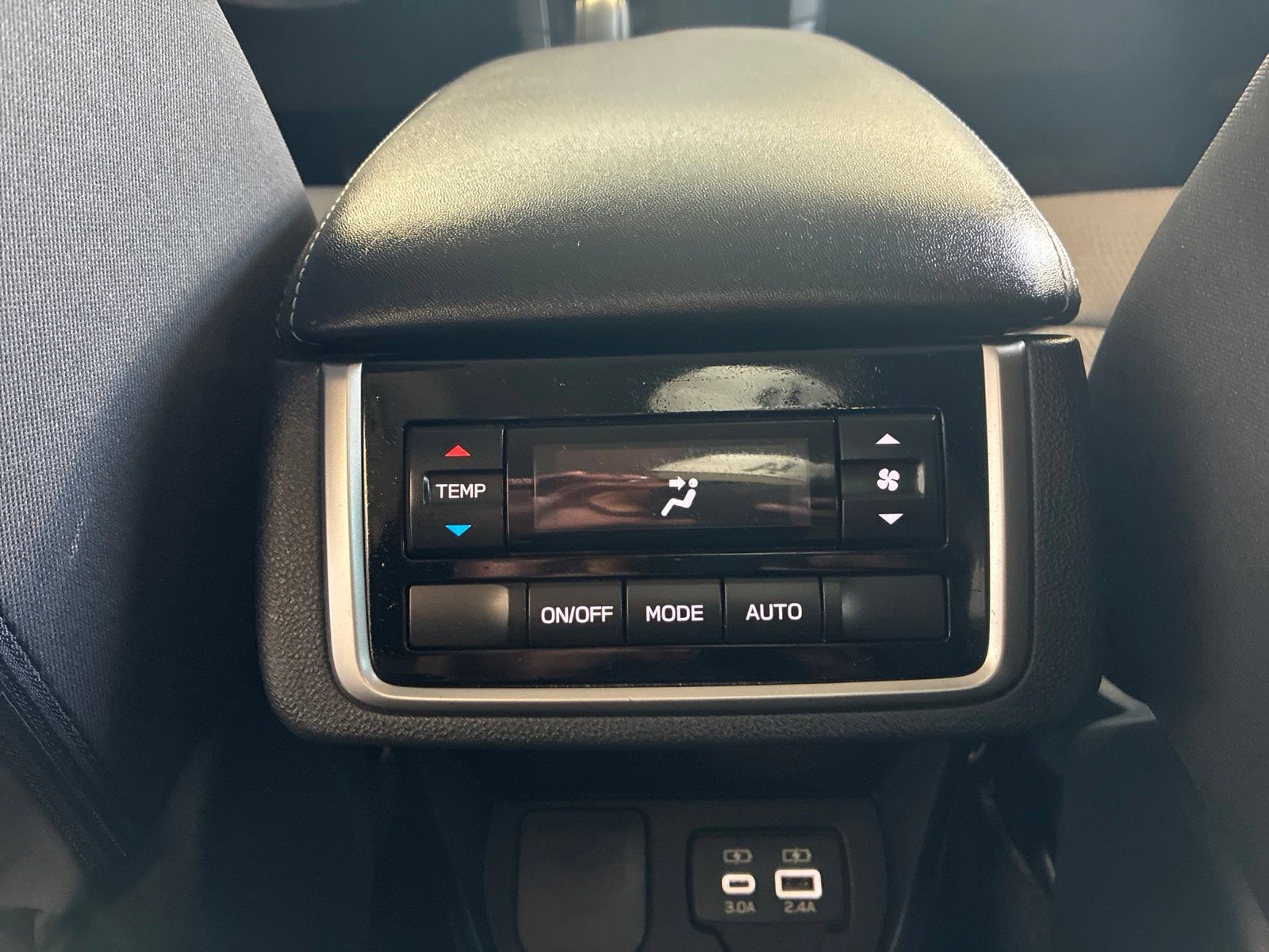 Used 2023 Subaru Ascent Premium w/ Convenience Package AWD/4WD image 15