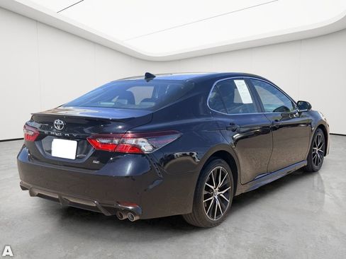 Used 2023 Toyota Camry SE FWD image 4