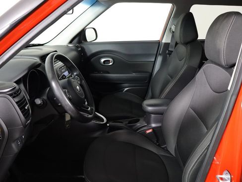 Used 2019 Kia Soul FWD image 14