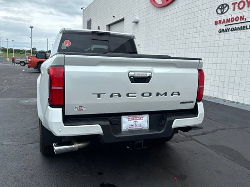 New 2026 Toyota Tacoma Limited AWD/4WD image 31