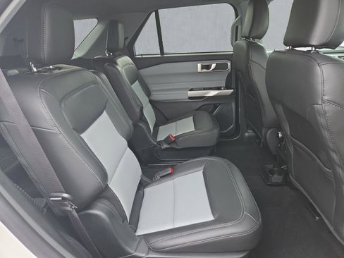 Used 2024 Ford Explorer XLT w/ Equipment Group 202A AWD/4WD image 24