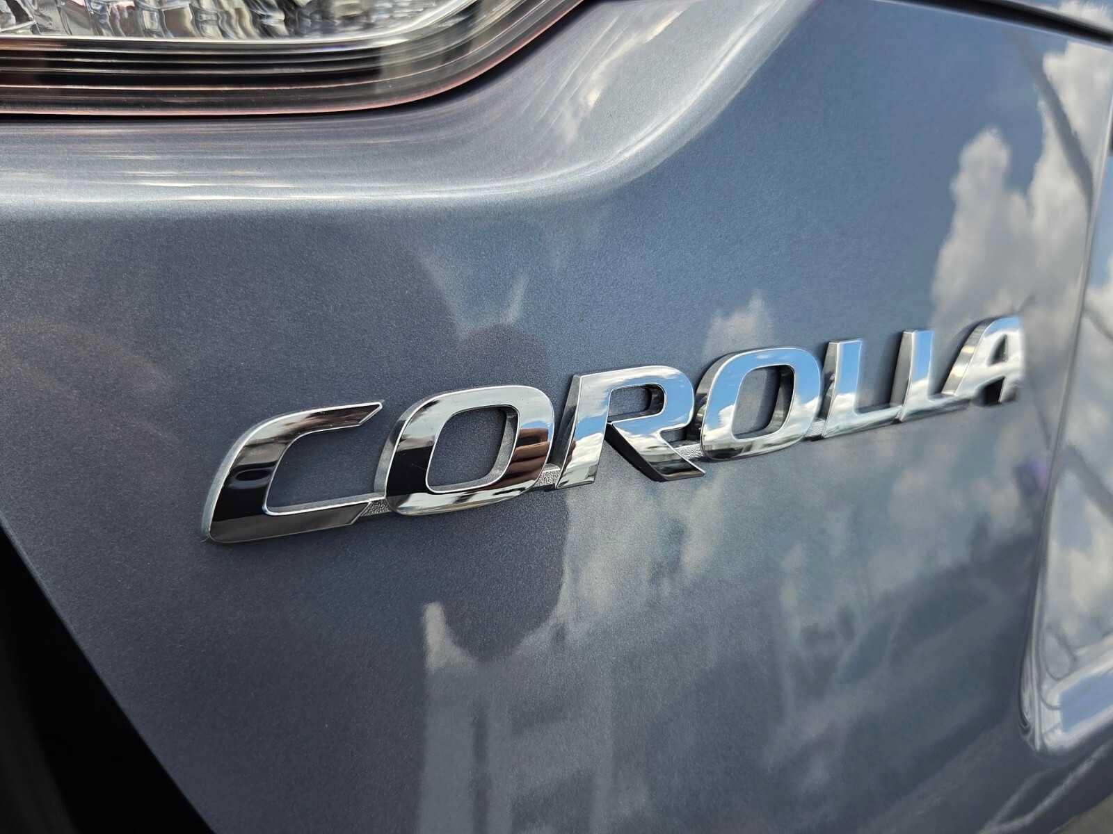 Used 2025 Toyota Corolla LE FWD image 15
