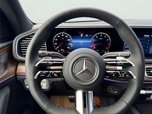 New 2026 Mercedes-Benz GLS 580 4MATIC image 13