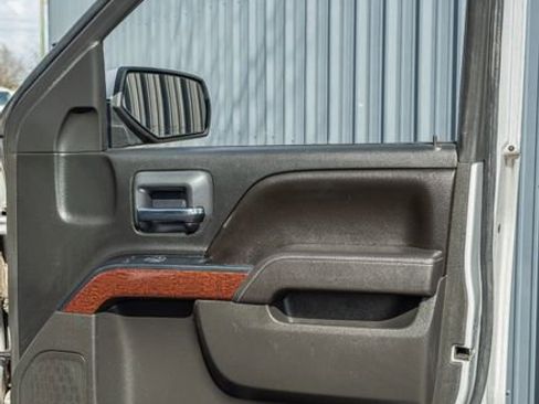 Used 2017 GMC Sierra 1500 SLE w/ SLE Value Package image 43