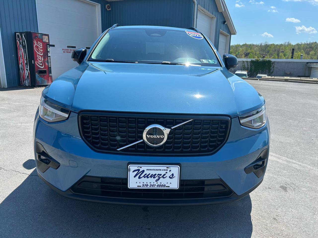 Used 2023 Volvo XC40 B5 Plus w/ Driver Assist Package AWD/4WD image 8