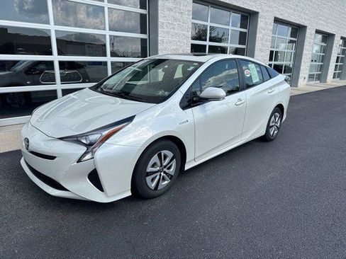 Certified 2017 Toyota Prius Three FWD image 2