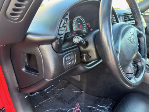 Used 2001 Chevrolet Corvette Convertible w/ Preferred Equipment Group2 image 17