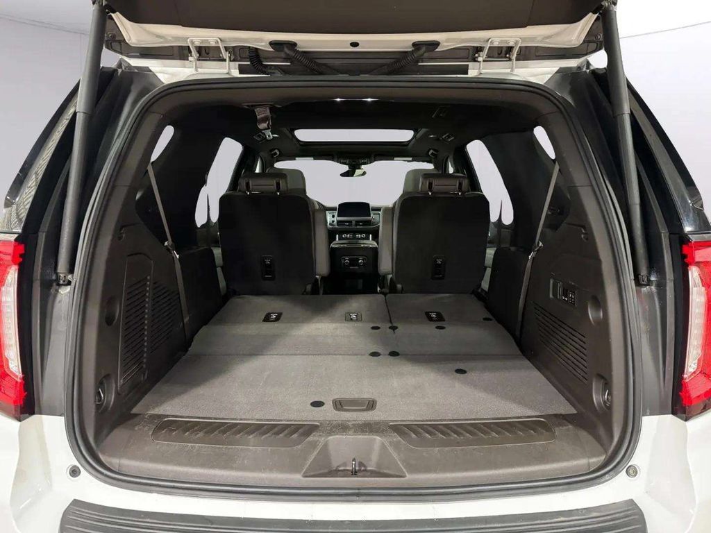 Used 2021 GMC Yukon SLT w/ SLT Luxury Package AWD/4WD image 31