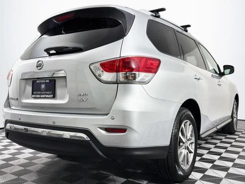Used 2013 Nissan Pathfinder SV AWD/4WD image 23
