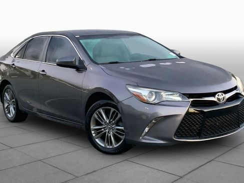 Used 2017 Toyota Camry SE FWD image 3