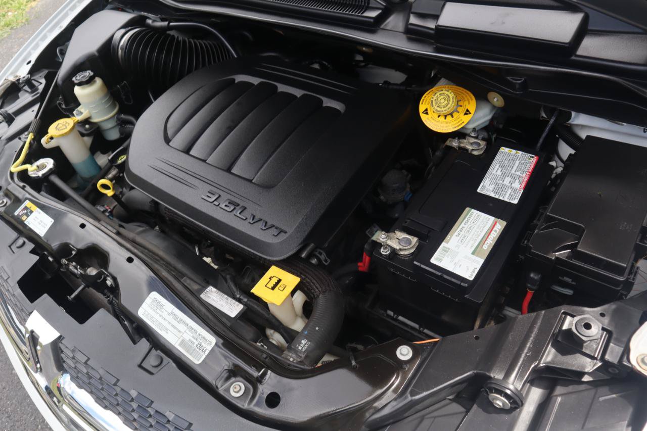 Used 2019 Dodge Grand Caravan SE w/ UConnect Hands-Free Group FWD image 31