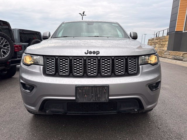 Used 2018 Jeep Grand Cherokee Altitude AWD/4WD image 8