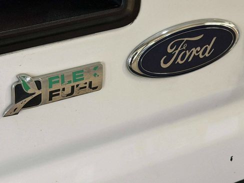 Used 2010 Ford E-350 and Econoline 350 Extended Super Duty image 6