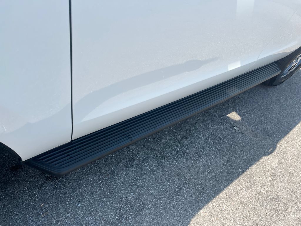 Used 2025 Ford Expedition Active RWD image 32