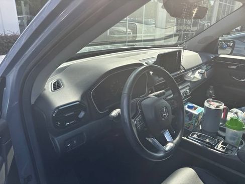 Used 2025 Honda Pilot Touring image 14