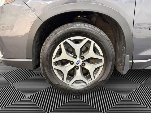 Used 2020 Subaru Forester Premium image 14