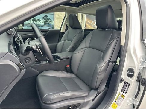 Certified 2025 Lexus ES 300h w/ Premium Package image 12