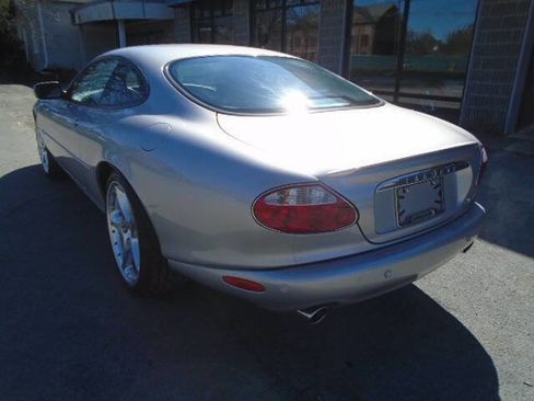 Used 2001 Jaguar XKR Coupe RWD image 6
