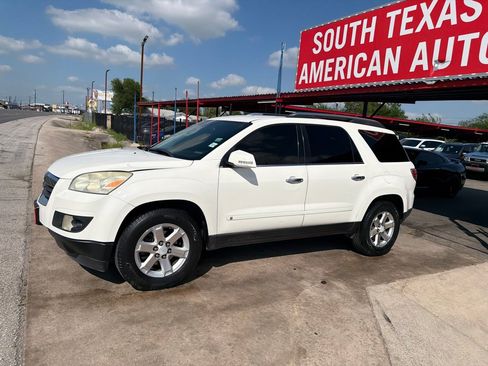 Used 2008 Saturn Outlook XR w/ Advanced Audio Package FWD image 5