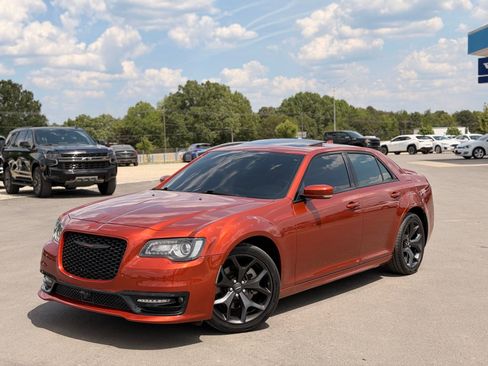 Used 2021 Chrysler 300 S w/ S Model Appearance Package RWD image 2