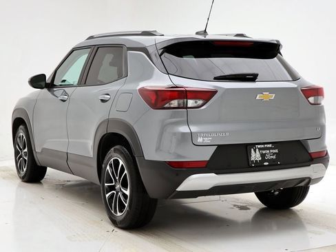 Used 2025 Chevrolet TrailBlazer LT w/ LT Cold Weather Package image 7