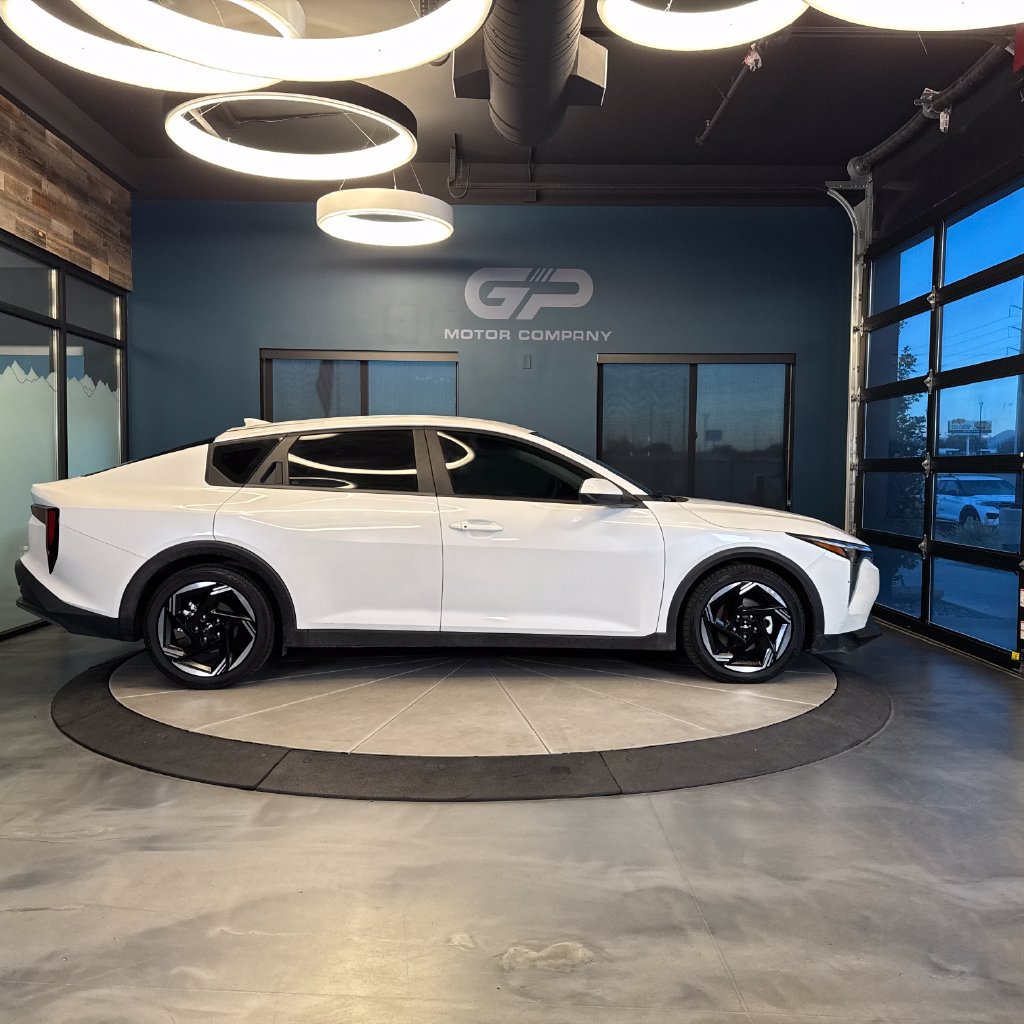 Used 2025 Kia K4 EX FWD image 2