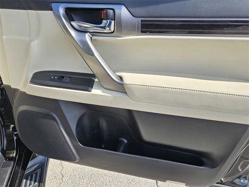 Used 2022 Lexus GX 460 Premium image 40