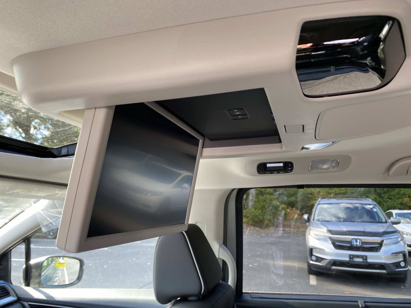 New 2027 Honda Odyssey Touring image 9