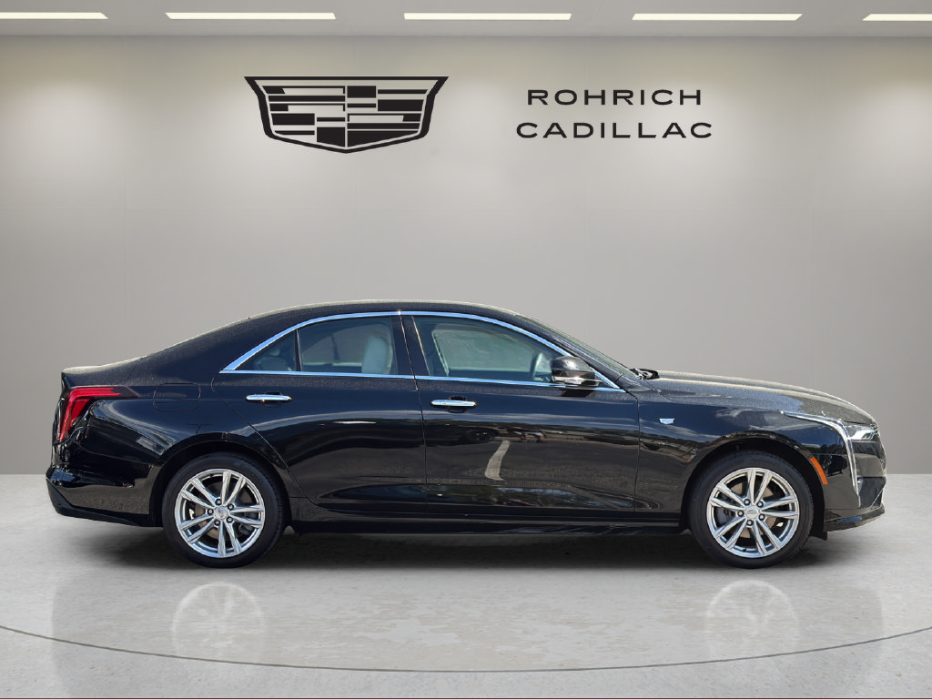 Used 2022 Cadillac CT4 Luxury w/ Cold Weather Package AWD/4WD image 4