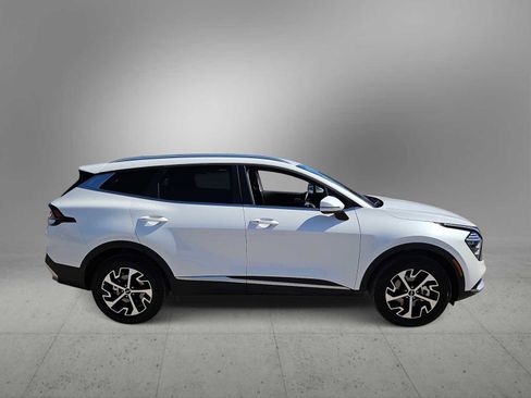 Used 2025 Kia Sportage EX image 9