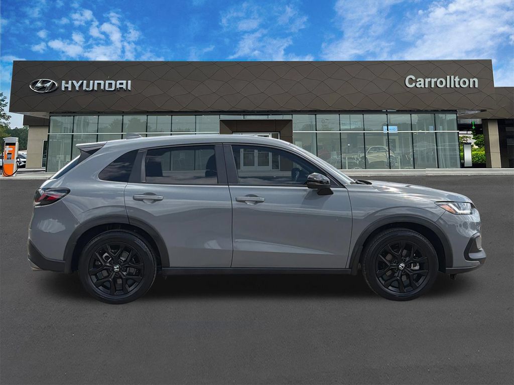 Used 2025 Honda HR-V Sport image 4
