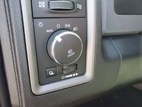 Used 2018 RAM 1500 Express image 27