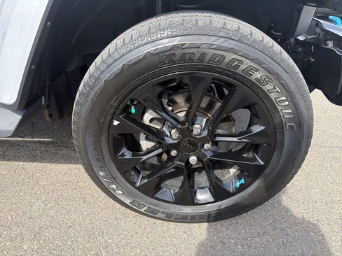 Used 2023 Jeep Wrangler Unlimited Sahara w/ Safety Group AWD/4WD image 34