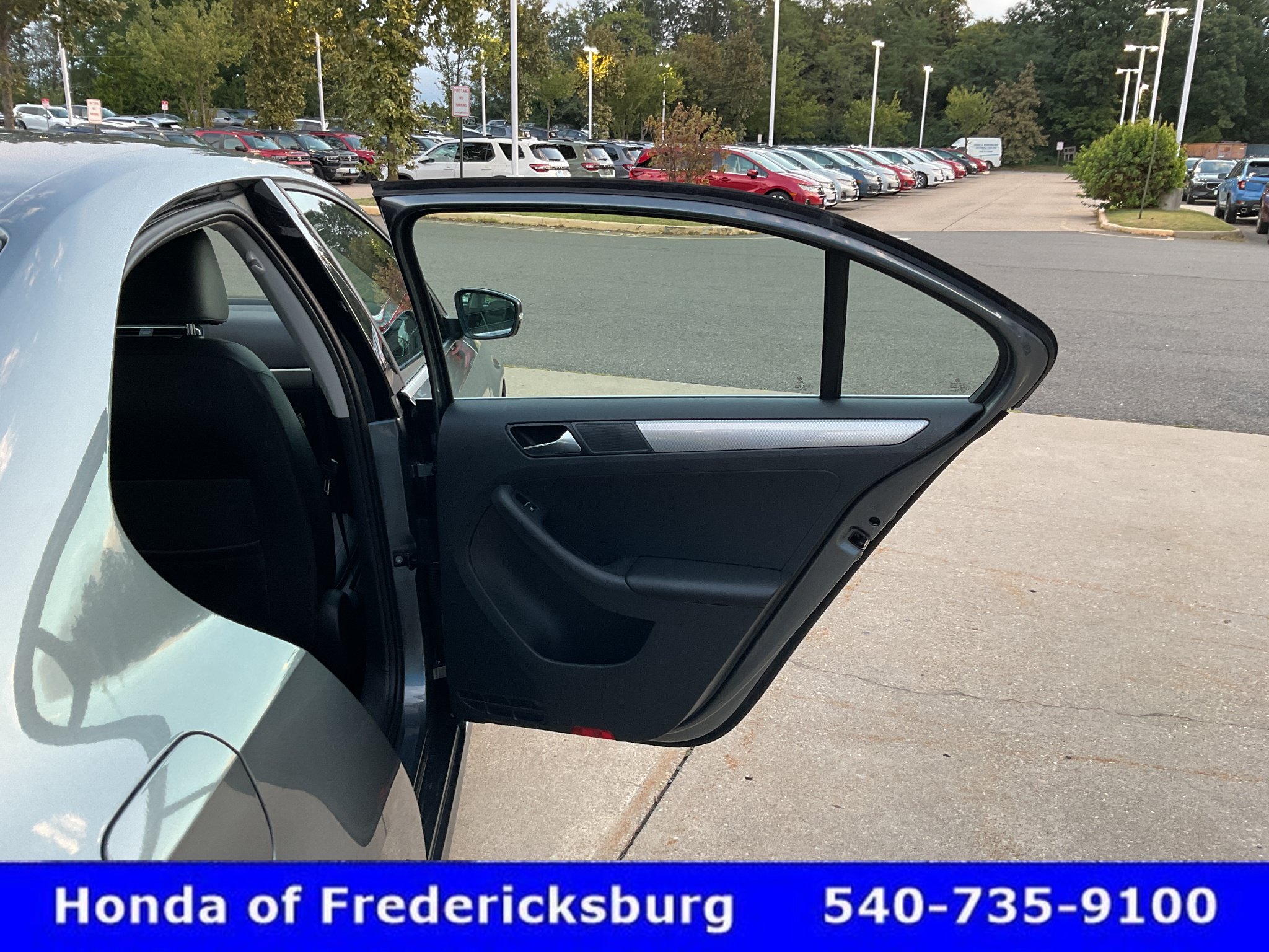 Used 2015 Volkswagen Jetta SE FWD image 19