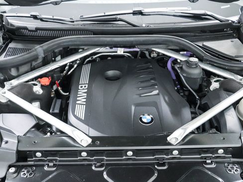 Used 2024 BMW X7 xDrive40i w/ M Sport Package AWD/4WD image 30