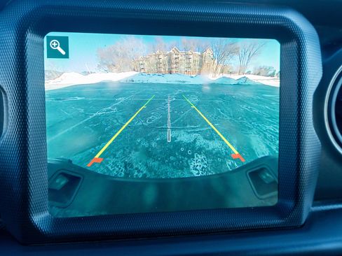 Used 2022 Jeep Gladiator Sport image 18