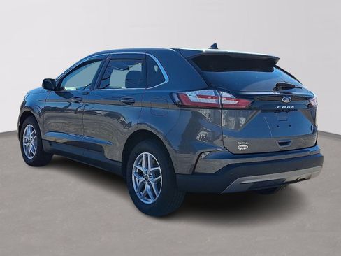 Used 2024 Ford Edge SEL w/ Convenience Package image 4