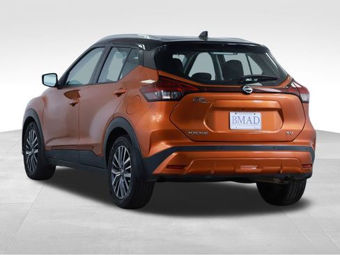 Used 2021 Nissan Kicks SV image 10