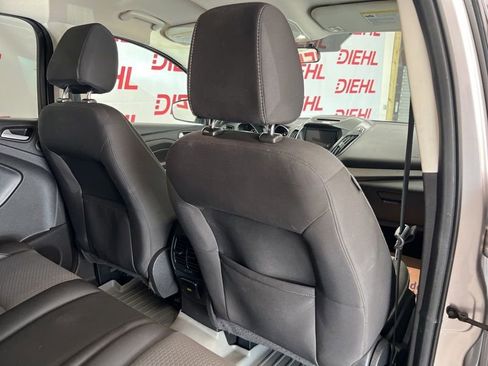 Used 2017 Ford Escape SE w/ Equipment Group 201A FWD image 11