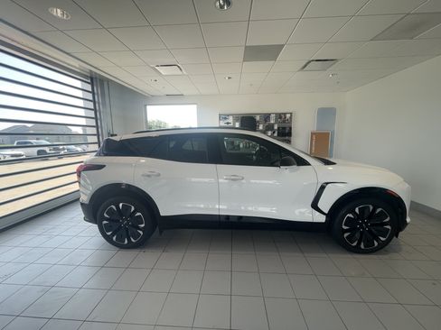Used 2024 Chevrolet Blazer EV RS RWD image 6