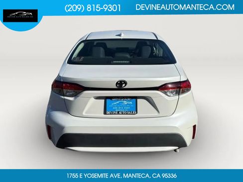 Used 2022 Toyota Corolla LE image 5