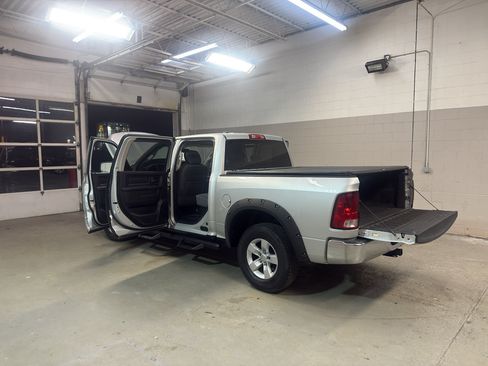 Used 2013 RAM 1500 ST w/ SXT Appearance Group AWD/4WD image 10