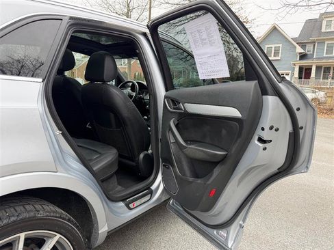 Used 2018 Audi Q3 2.0T Premium Plus w/ Premium Plus Package AWD/4WD image 21
