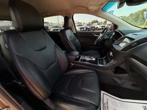 Used 2019 Ford Edge Titanium FWD image 13